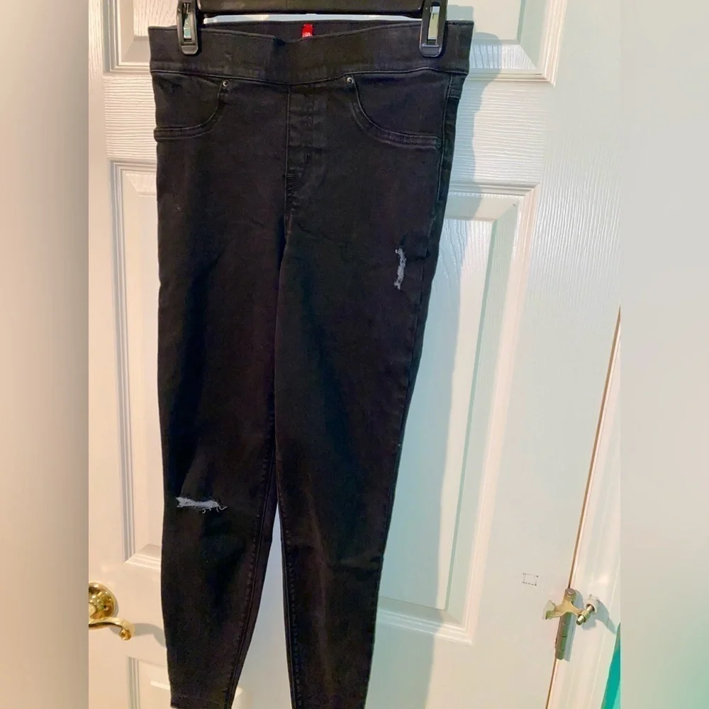 SPANX Black Distressed Denim Jeggings Size Medium 8-10